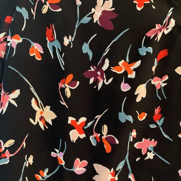 Madewell V-Neck Top in Drifting Flowers - Picture 7 of 9